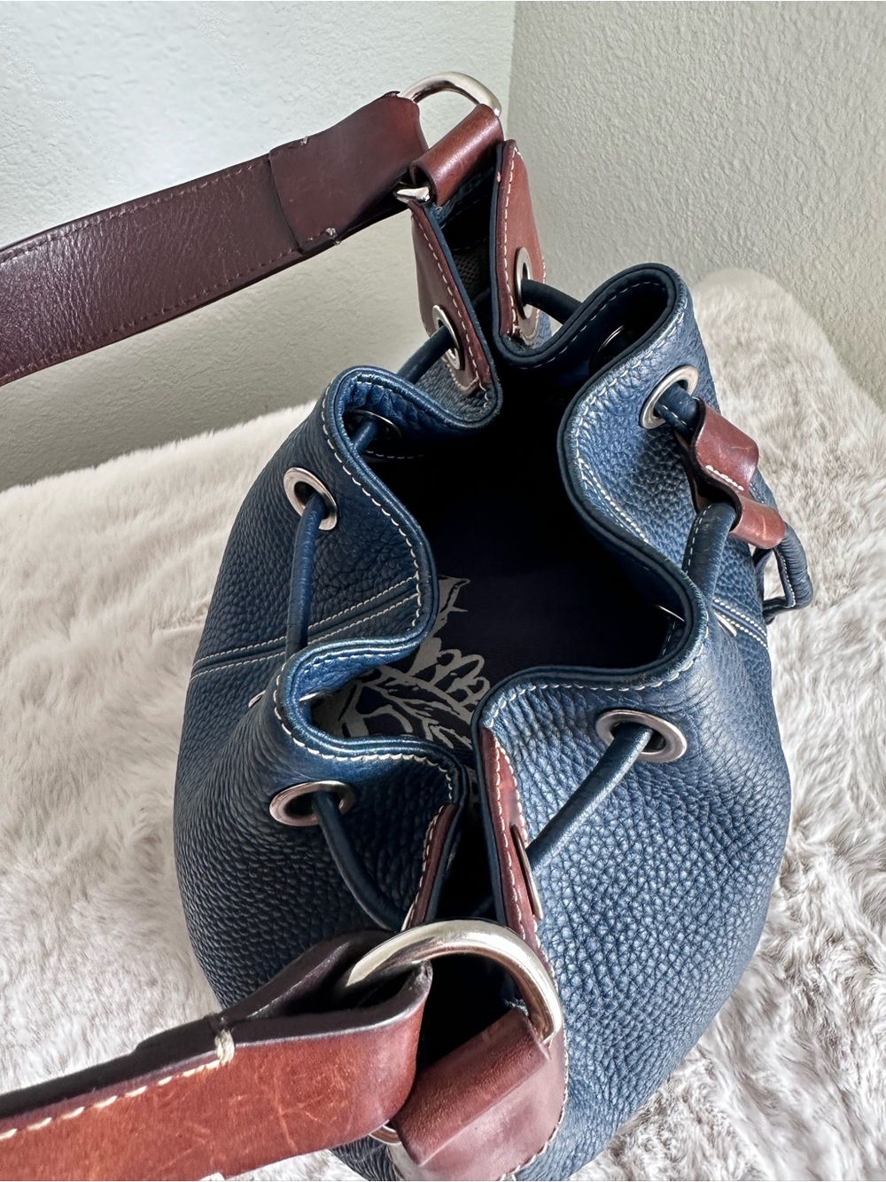 Dooney &‎ Bourke Midnight Blue Drawstring Shoulder Bag Purse Pebbled Leather - Picture 9 of 14